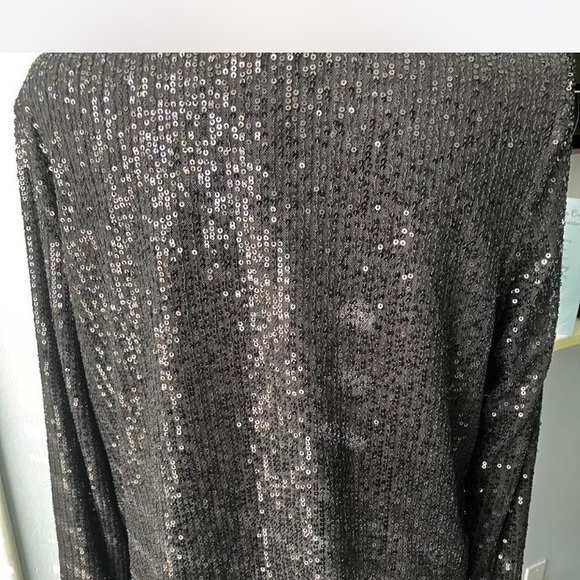 Elegant Black Sequin Women's Top. Perfect to ring in New year’s evening. - Picture 6 of 6